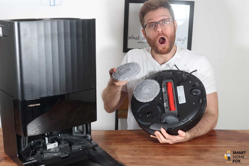 Die beiden Wischpads des Roborock Q Revo sind zu sehen.
